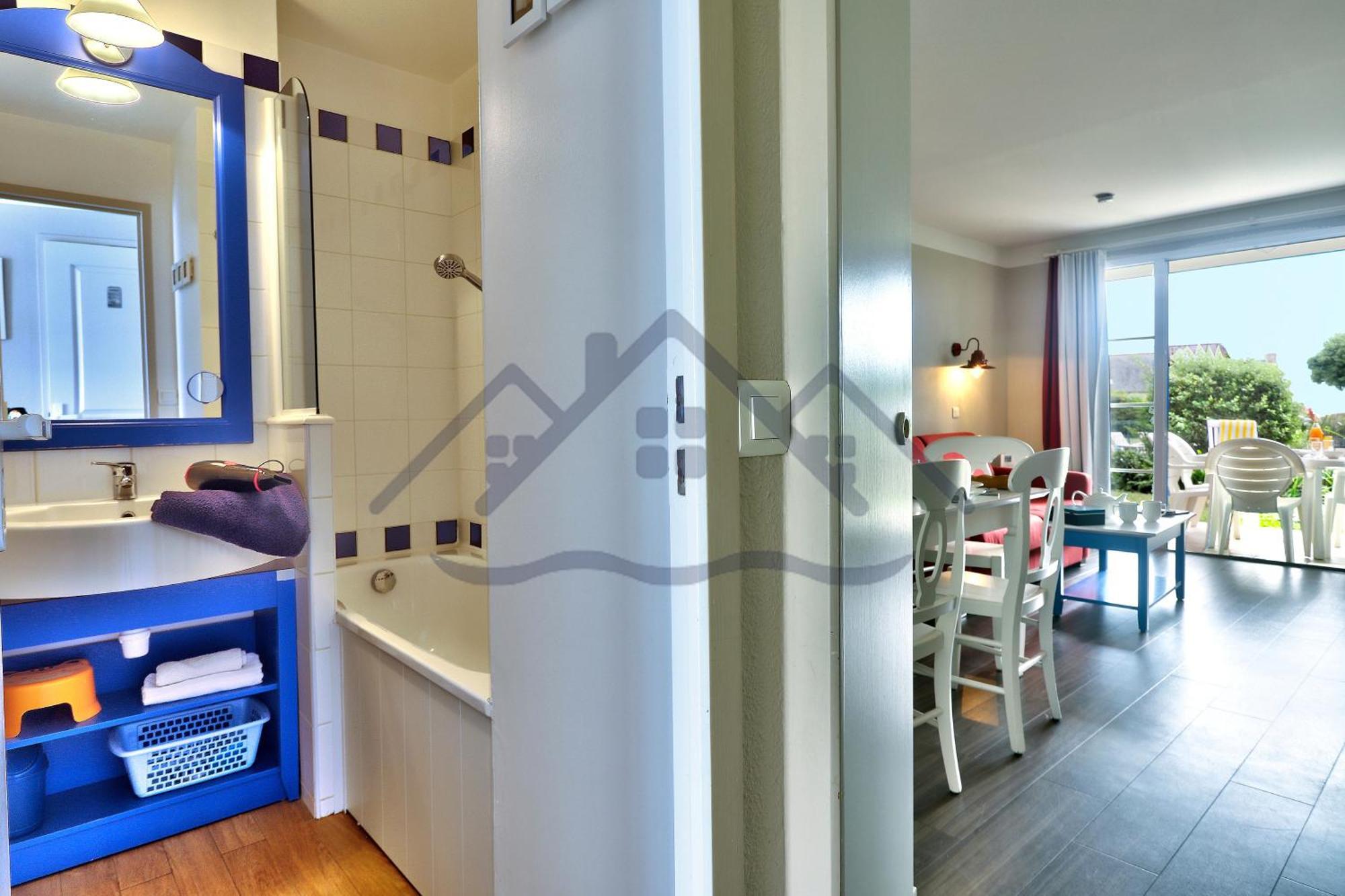 Localise - A06 - Entierement De Plain-Pied Avec Petite Vue Mer - Donnant Sur La Piscine Et Le Jardin - Wifi Inclus - Draps Inclus - Guilvinec 외부 사진