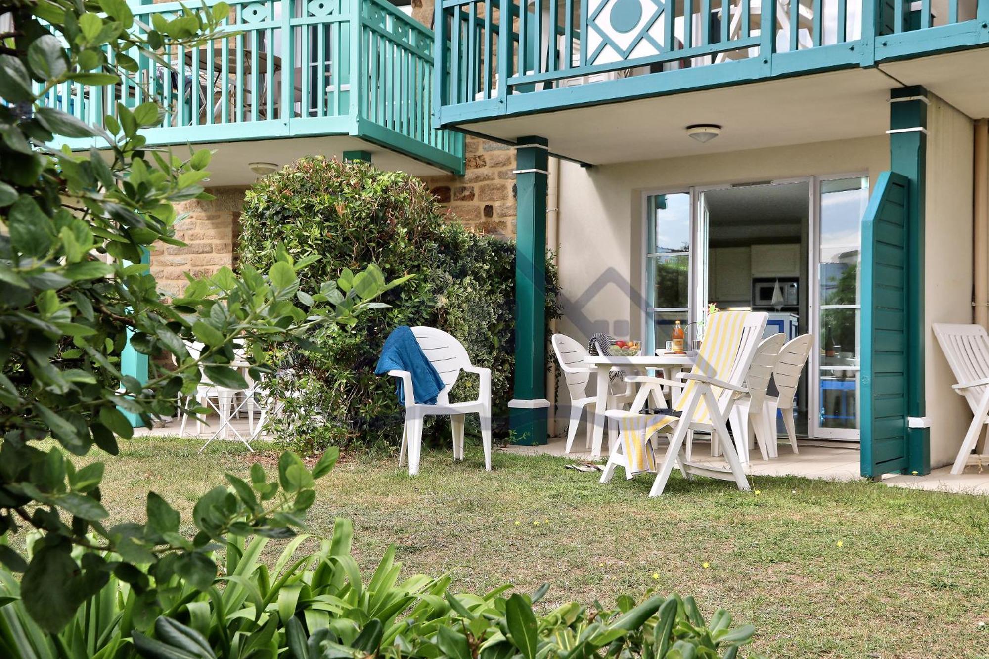 Localise - A06 - Entierement De Plain-Pied Avec Petite Vue Mer - Donnant Sur La Piscine Et Le Jardin - Wifi Inclus - Draps Inclus - Guilvinec 외부 사진